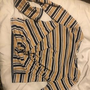 Long sleeve crop top